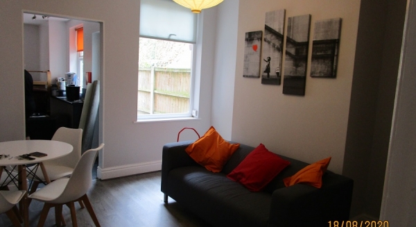 
                             <h2><a href='/4-Rent/4-Students/Modern-student-house-4-double-bedrooms--135/' title='Modern student house 4 double bedrooms !'>Modern student house 4 double bedrooms ! - 4 bed - Price: £95 pppw</a></h2>
                             <p>Female only- Just 2 room left 2024/25! <a href='/4-Rent/4-Students/Modern-student-house-4-double-bedrooms--135/' title='Modern student house 4 double bedrooms !'>More..</a></p>