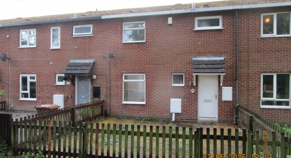 
                             <h2><a href='/4-Rent/Houses/Under-Offer--Renovated-Town-house--184/' title='Under Offer- Renovated Town house '>Under Offer- Renovated Town house  - 3 bed - Price: £895 pcm</a></h2>
                             <p>Energy efficient 3 bed family home<a href='/4-Rent/Houses/Under-Offer--Renovated-Town-house--184/' title='Under Offer- Renovated Town house '>More..</a></p>